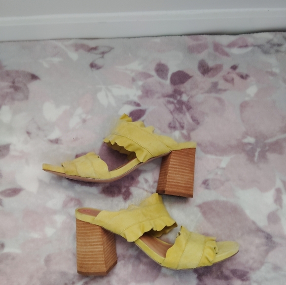 Free People Yellow Ruffle Sandals - Picture 3 of 5